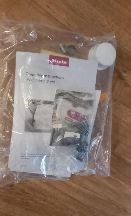 Miele Freestanding Condenser Tumble Dryer Heat Pump TEL785WP-CLEARANCE - White - Image 4