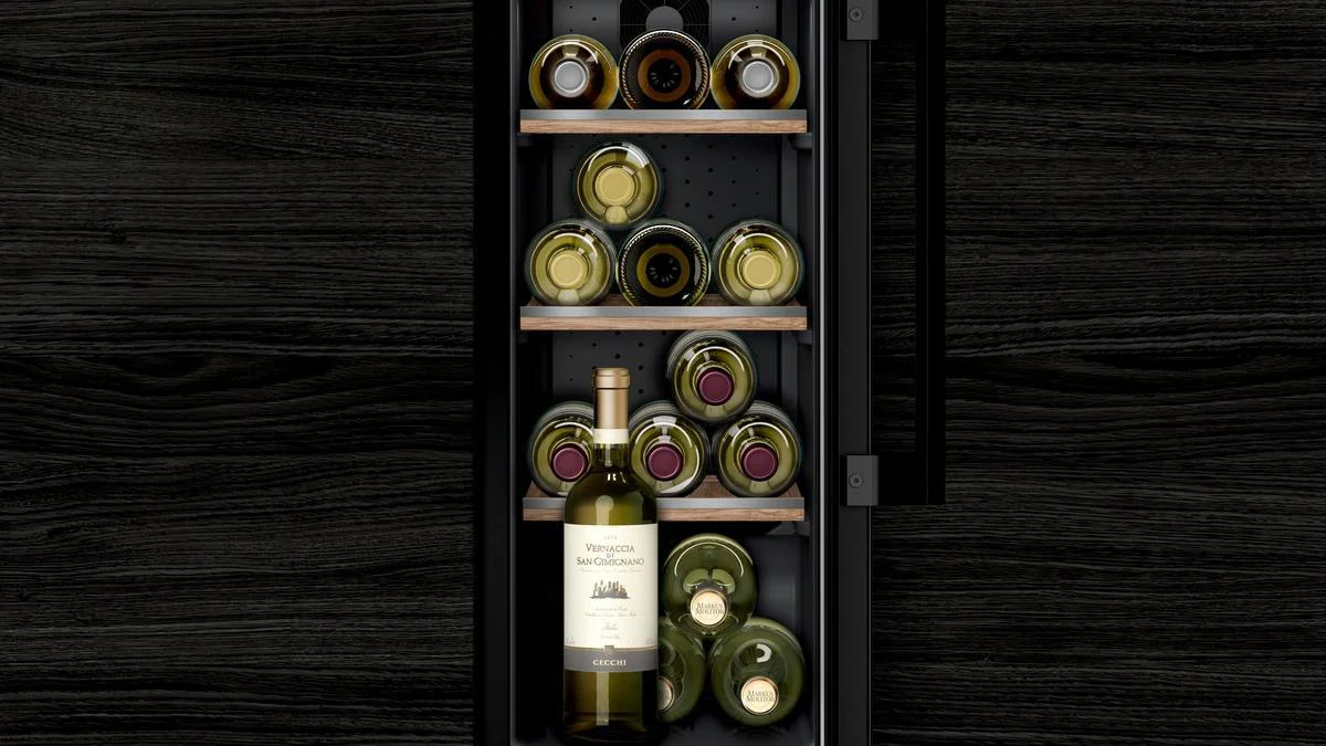 Siemens Built In Wine Cooler KU20WVHF0G - Black - Image 4